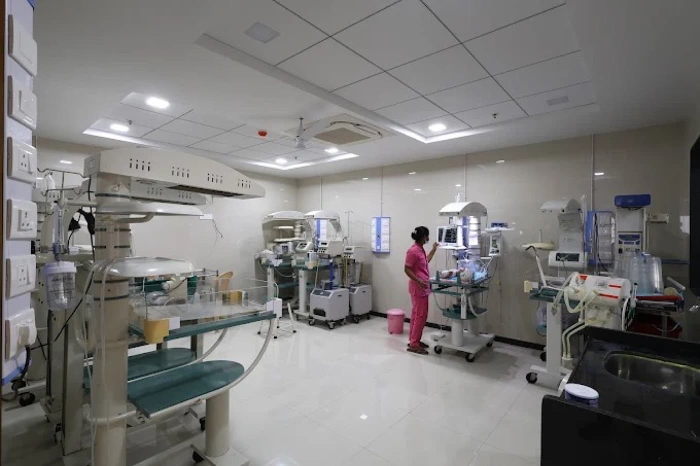 Neonatal intensive care unit